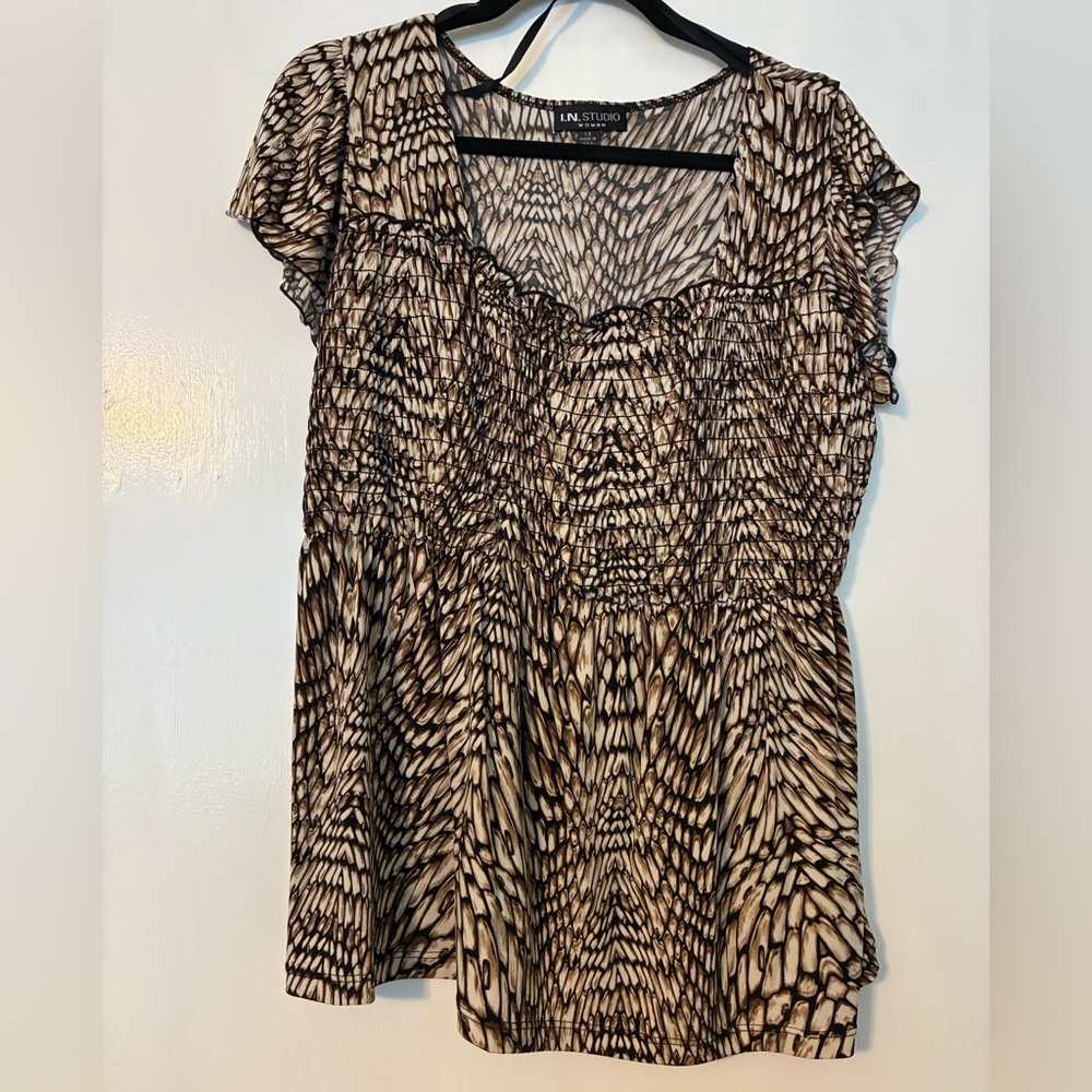 I.N. Studio Beige and Black Abstract Smocked Tunic